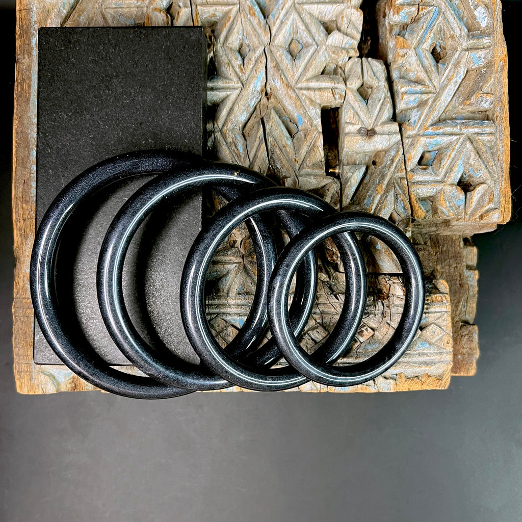 Classic Bangle in Midnight