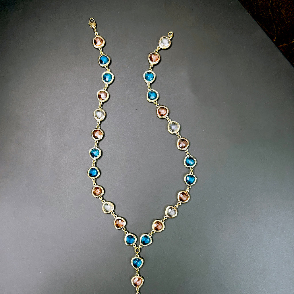 Aurora Lariat