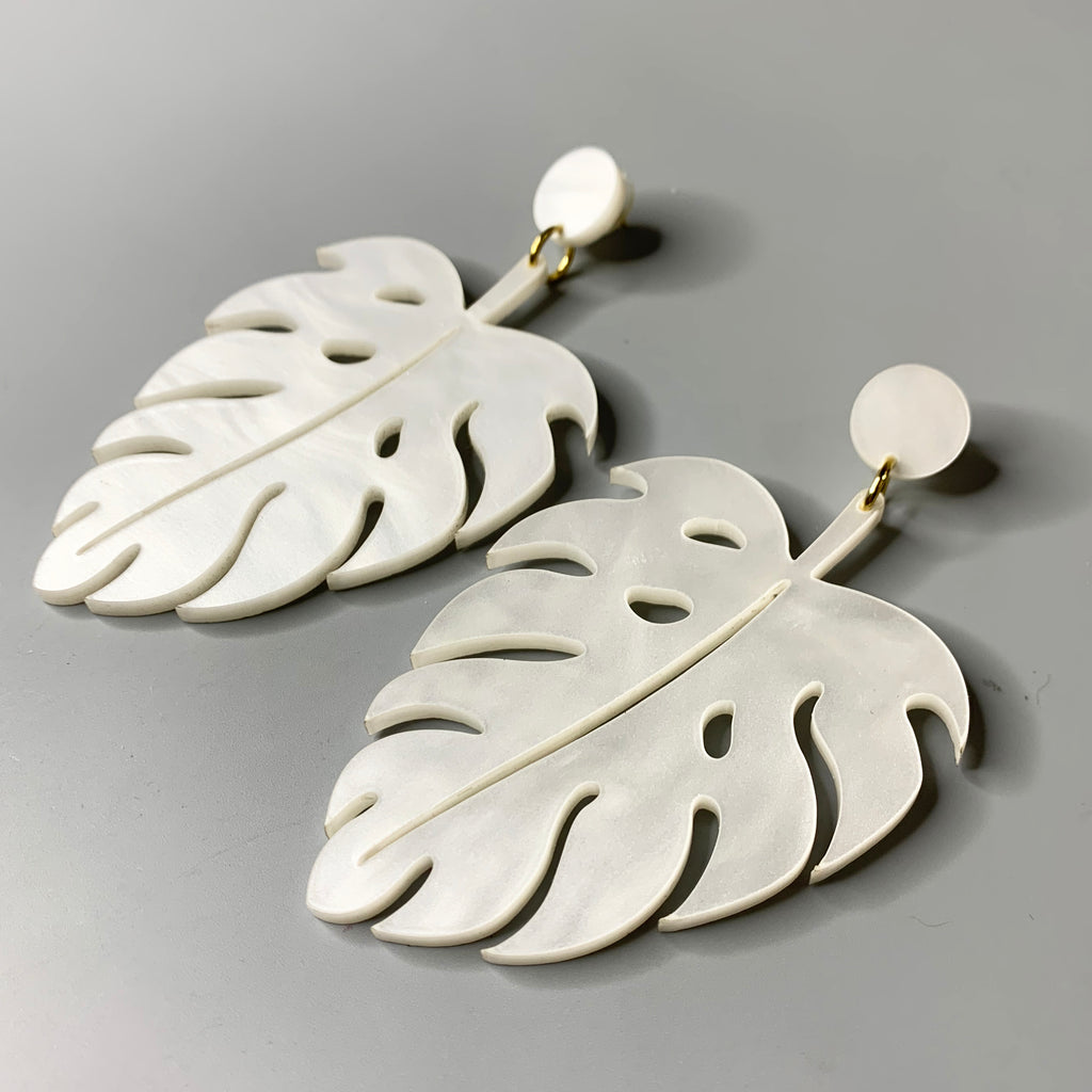 The Foss Monstera Earrings in Oyster