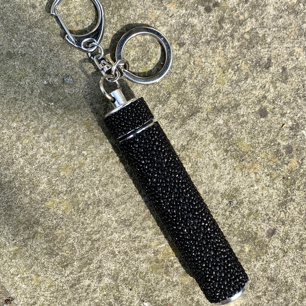 Pre-roll Travel Key Charm in Black Shagreen