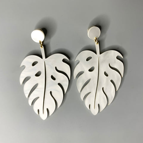 The Foss Monstera Earrings in Oyster