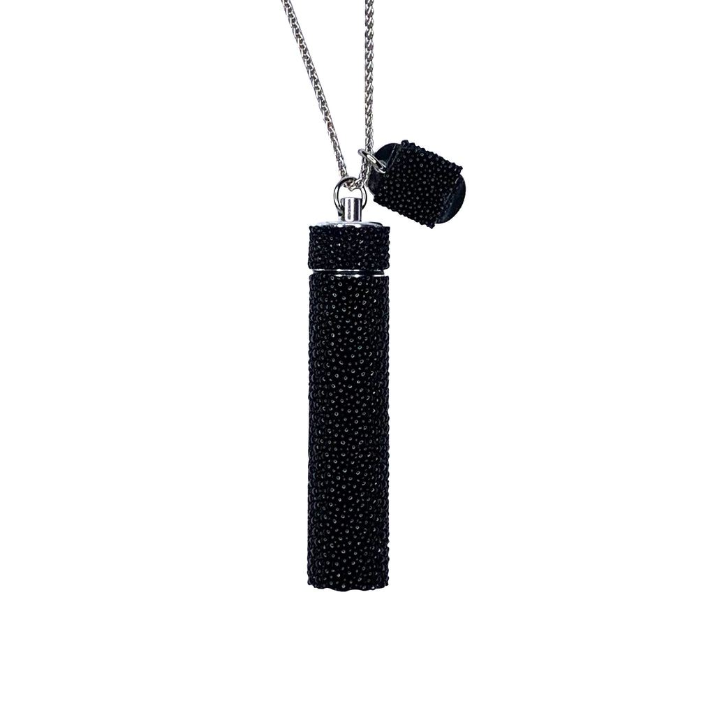 Joint Necklace in Black Shagreen